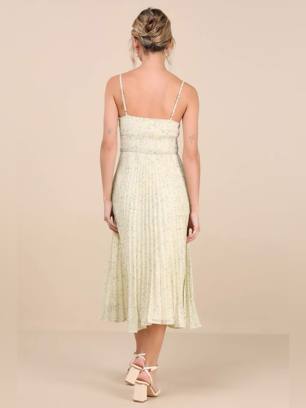 Darling Favorite Yellow Floral Sleeveless Pleated Midi Dress - Picture 5 of 6